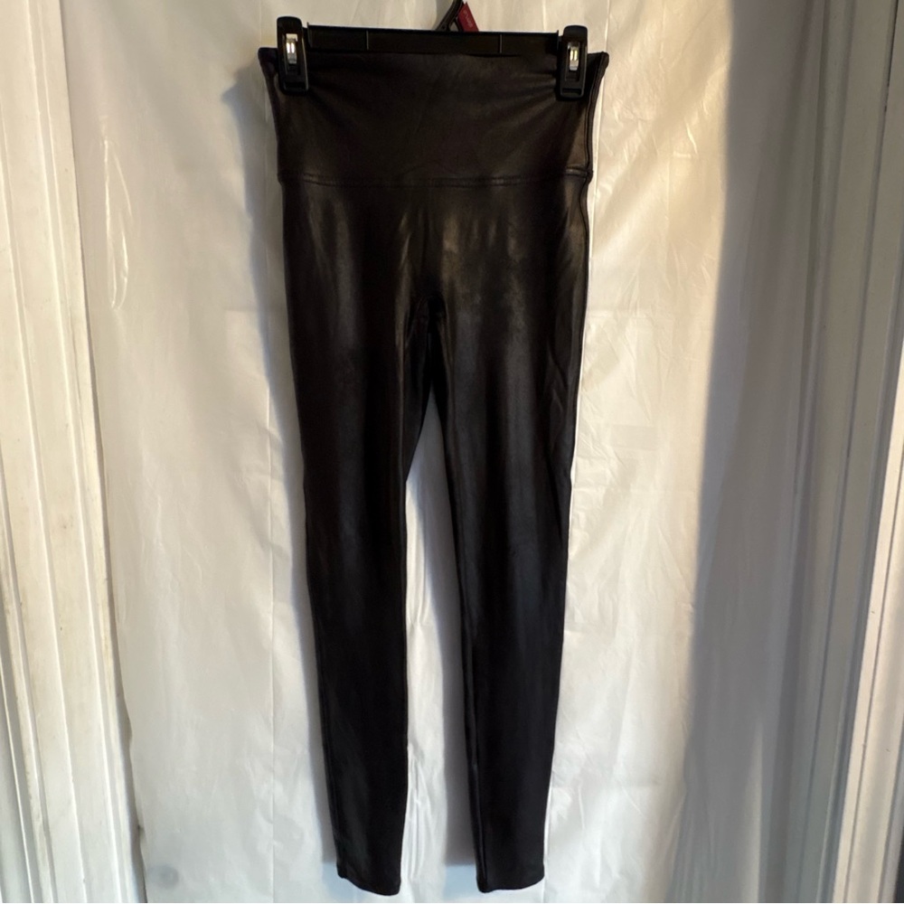 Spanx Faux Leather Leggings Womens Medium Shaping Mid Rise Slimming‎ Pants Shiny